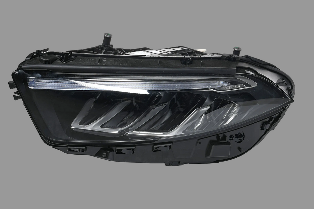 A KLASA W177 LAMPA LED LEWA PRZÓD A1779066304