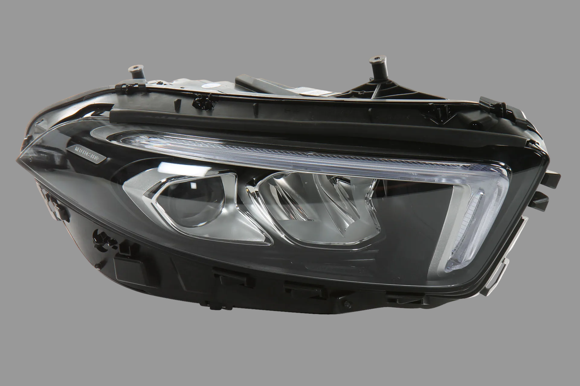 A KLASA W177 LAMPA LED PRAWA PRZÓD  A1779060201