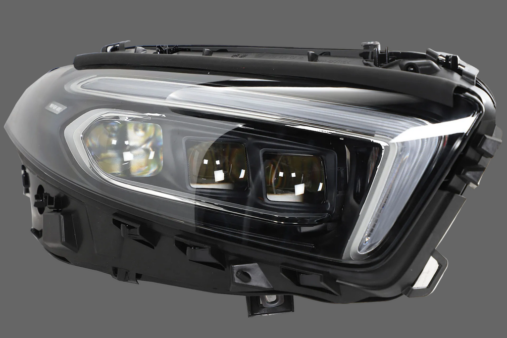 A KLASA W177 LAMPA LED PRAWA PRZÓD A1779060801