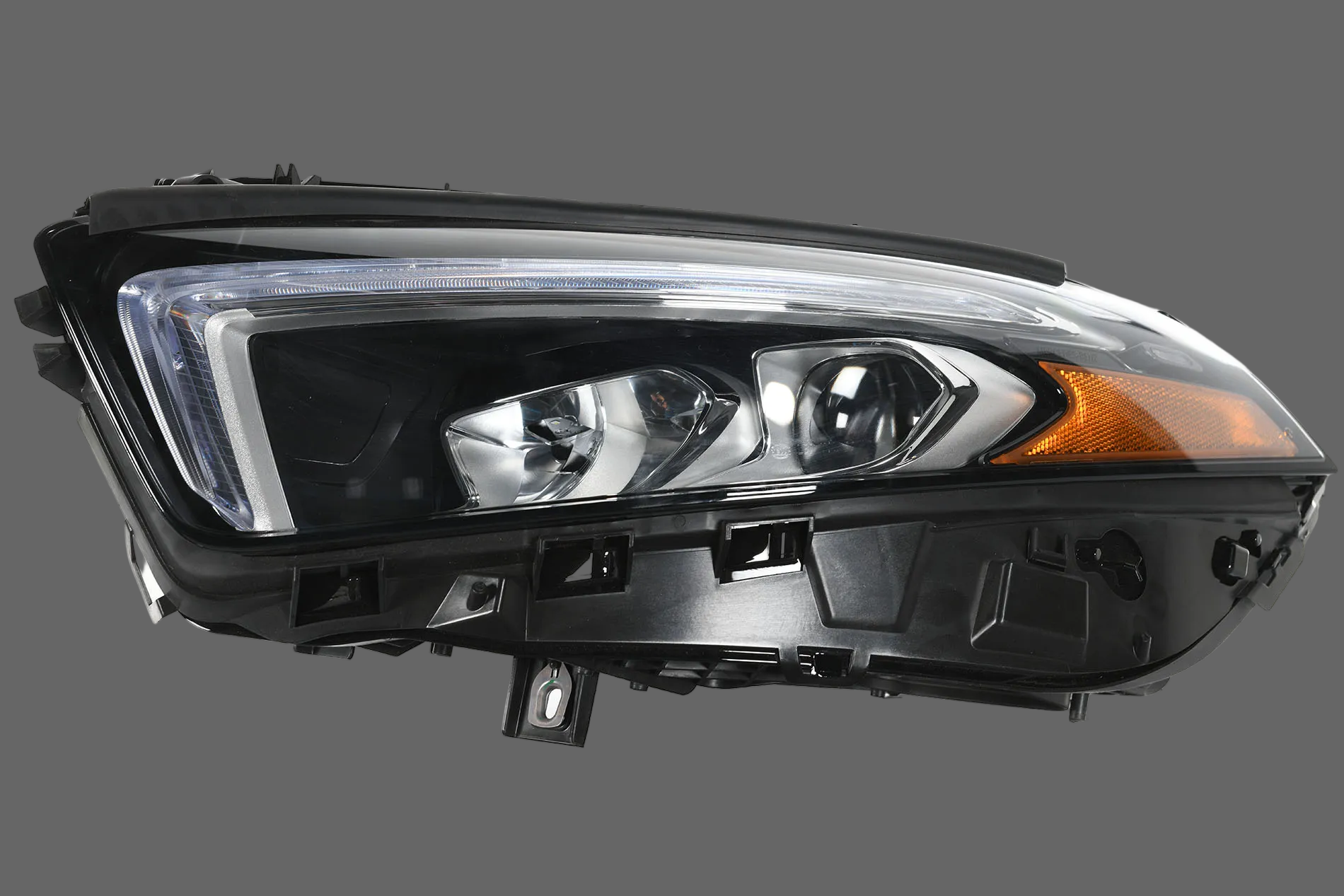 A KLASA W177 LAMPA LED LEWA PRZÓD USA/KANADA A1779060501