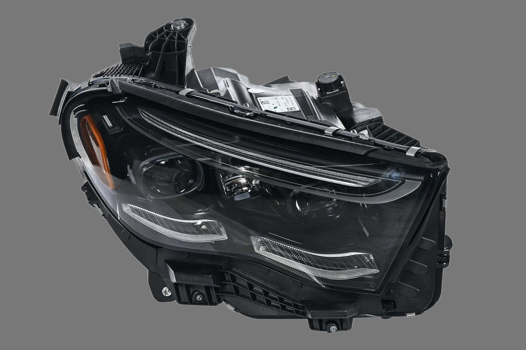 MERCEDES E KLASA W214 lampa led prawa przód  USA A2149062202