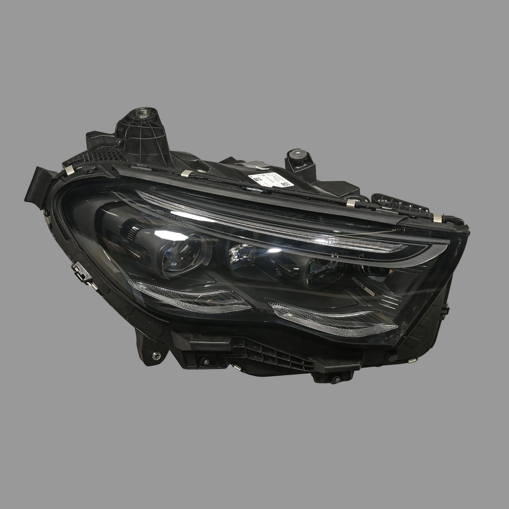 MERCEDES E KLASA W214 PRAWA LAMPA PRZÓD LED A2149063402