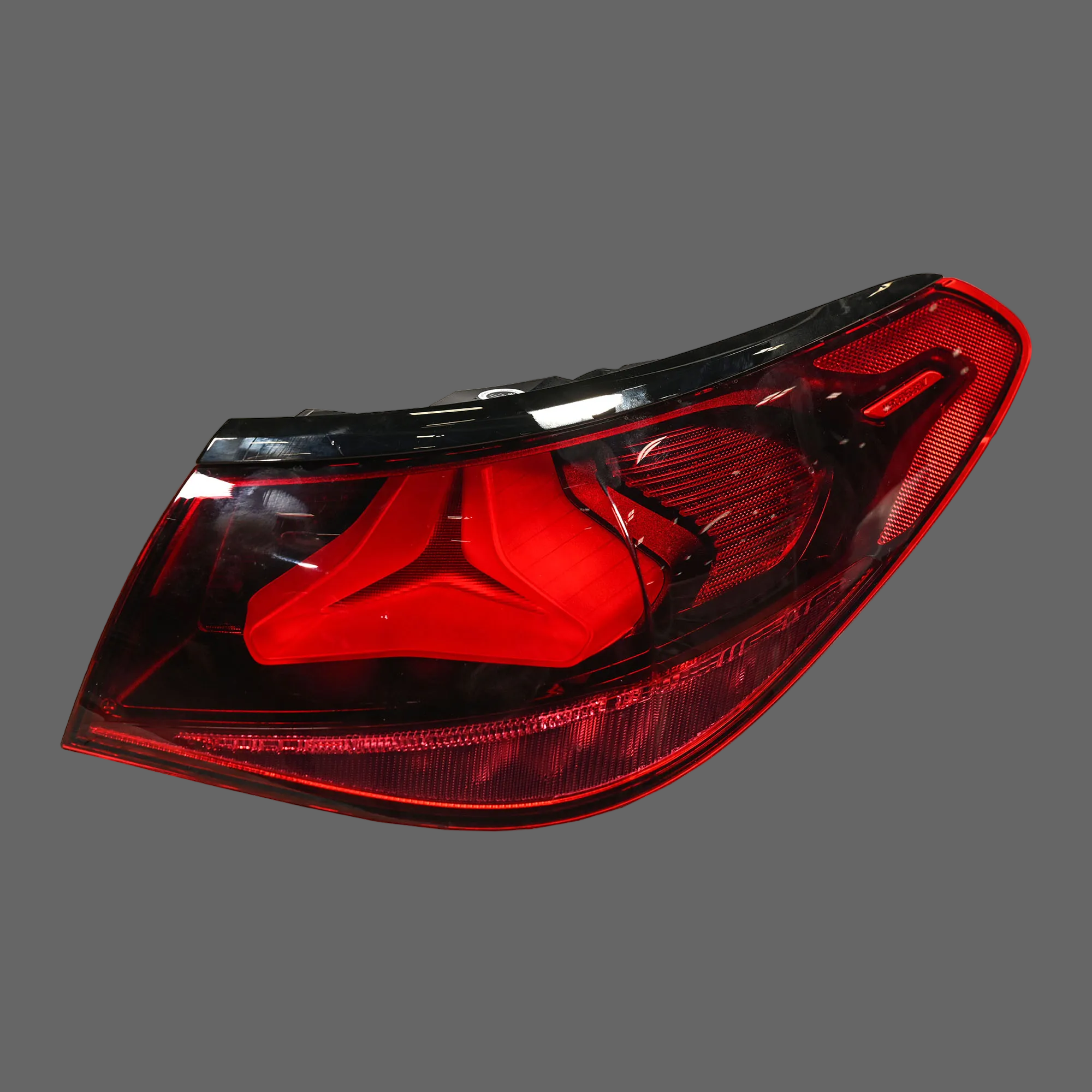 MERCEDES E KLASA W214 SEDAN LAMPA PRAWA TYŁ LED A2149060403