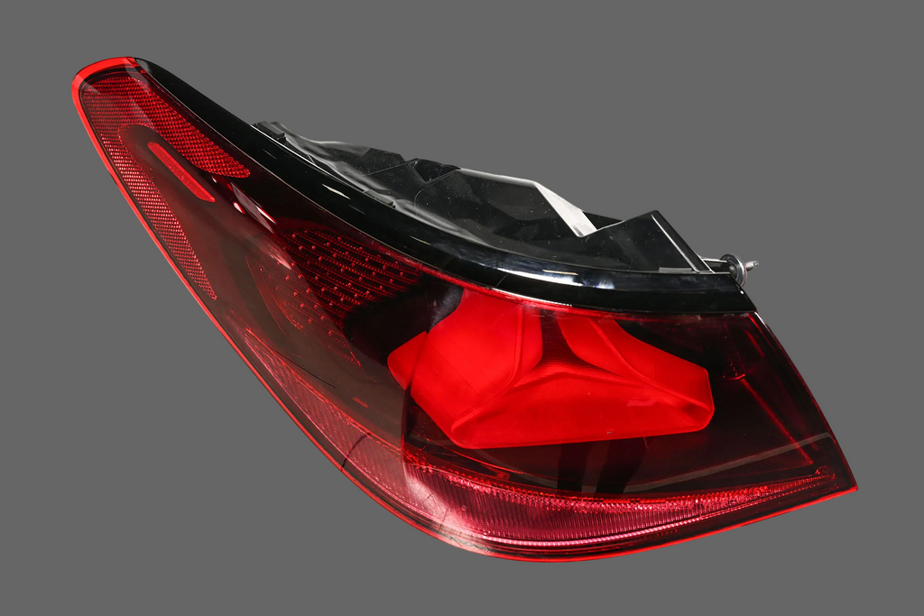 MERCEDES E KLASA W214 SEDAN LAMPA LEWA TYŁ LED A2149068702