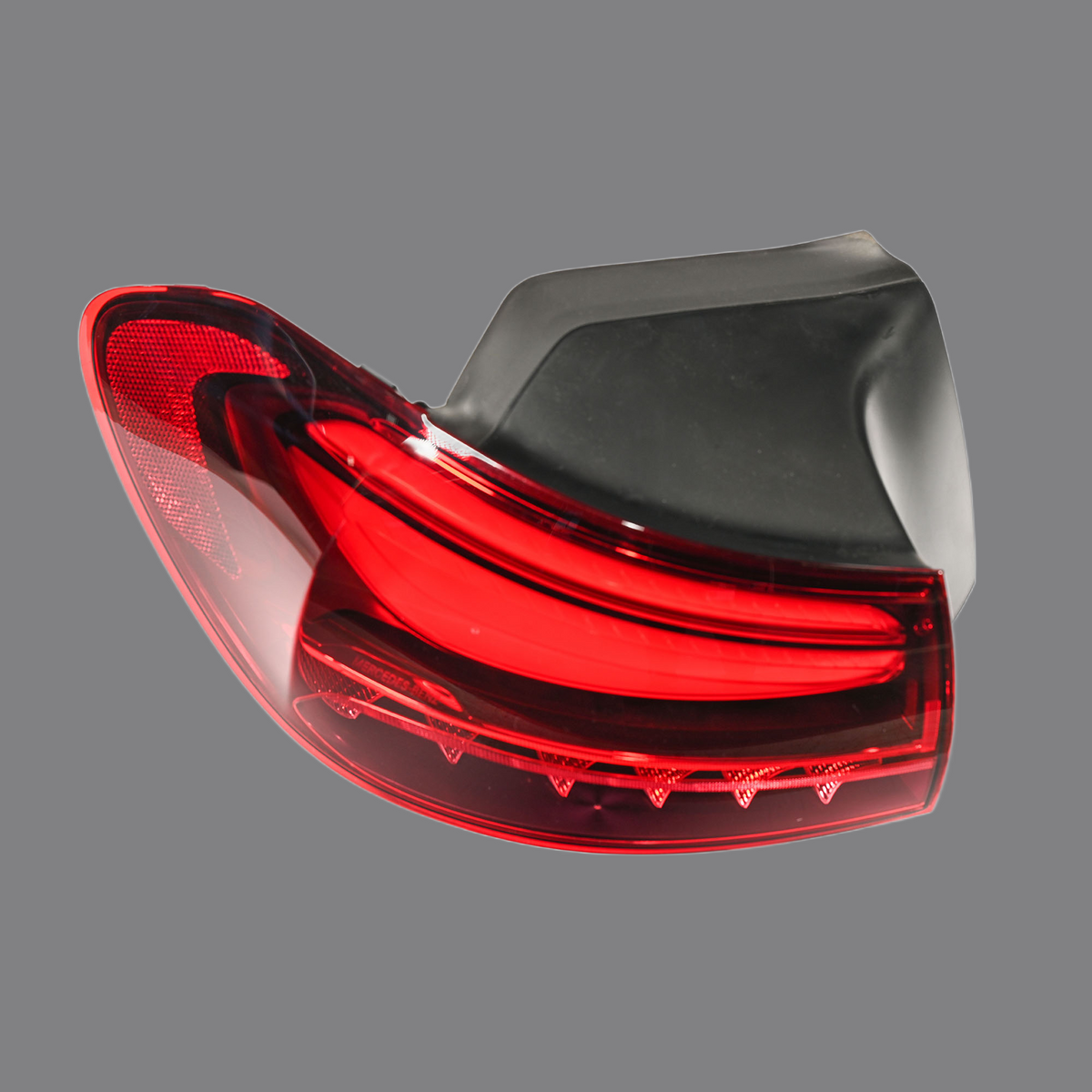 MERCEDES EQA H243 GLA H247 LAMPA LED LEWA TYŁ  A2479067507