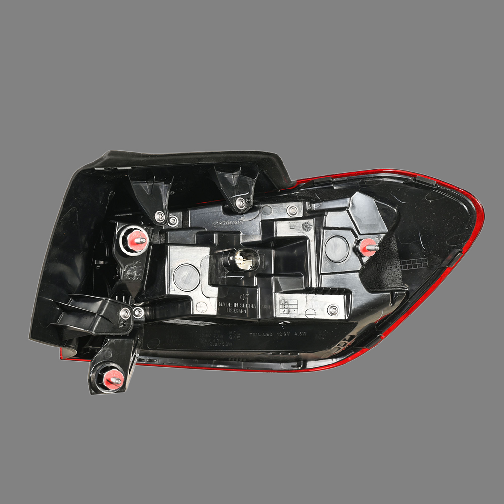 MERCEDES EQA H243 GLA H247 LAMPA LED LEWA TYŁ  A2479067507