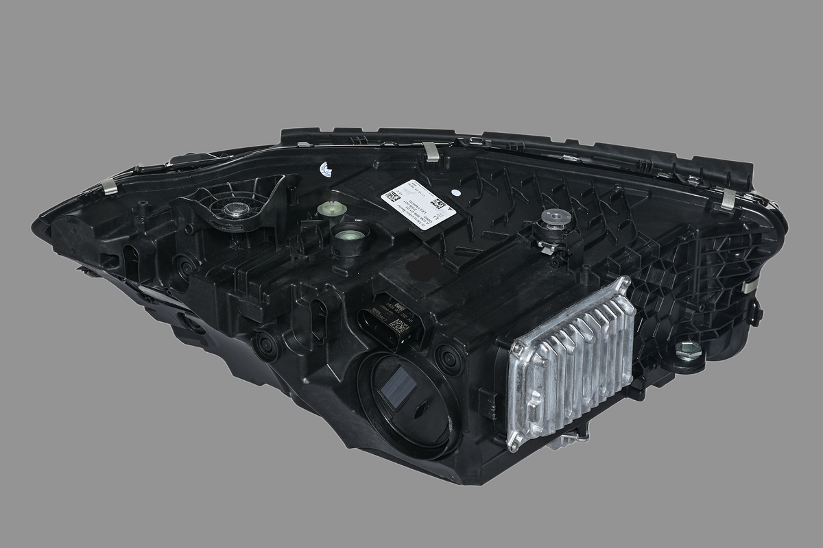 MERCEDES CLE C236 LAMPA LEWA PRZÓD LED A2369067500