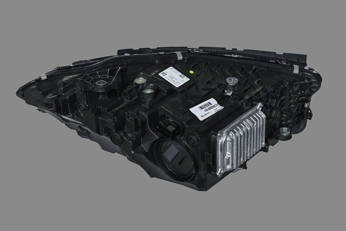 MERCEDES CLE C236 LAMPA LEWA PRZÓD LED A2369067500