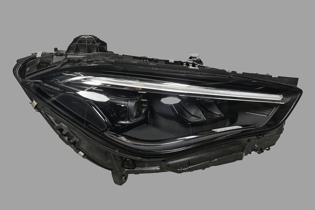 MERCEDES CLE C236 LAMPA PRAWA PRZÓD LED REFELKTOR A2369067000